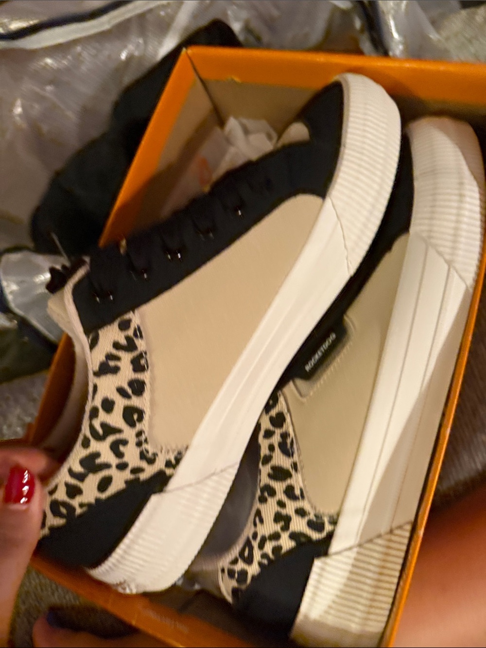 Rocketfog NEW Beige and Black Leopard-Accent Fashion Sneakers
